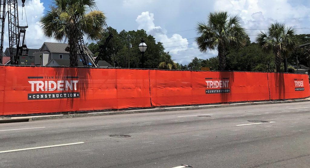 The Contractor’s Choice: Weather-Tough Screen, Custom Printing, Ship Rolls Today